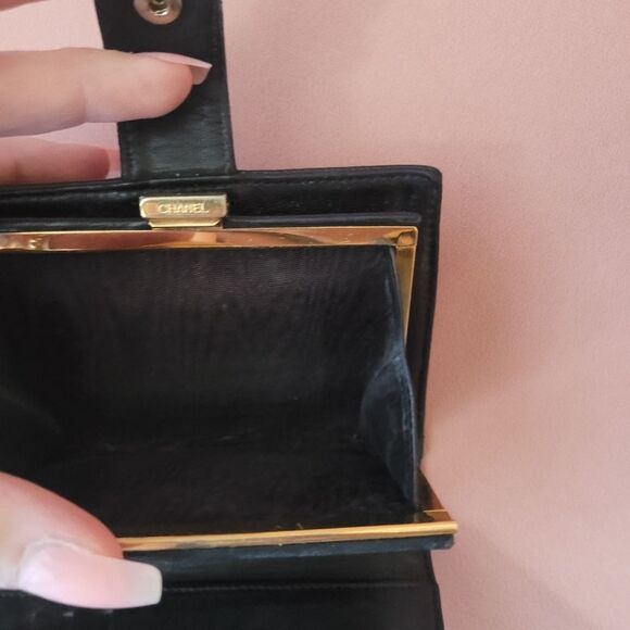 CHANEL Vintage Black Caviar With Gold Coin Compartment Small Wallet GUC 4.5" x 4 - Picture 9 of 10